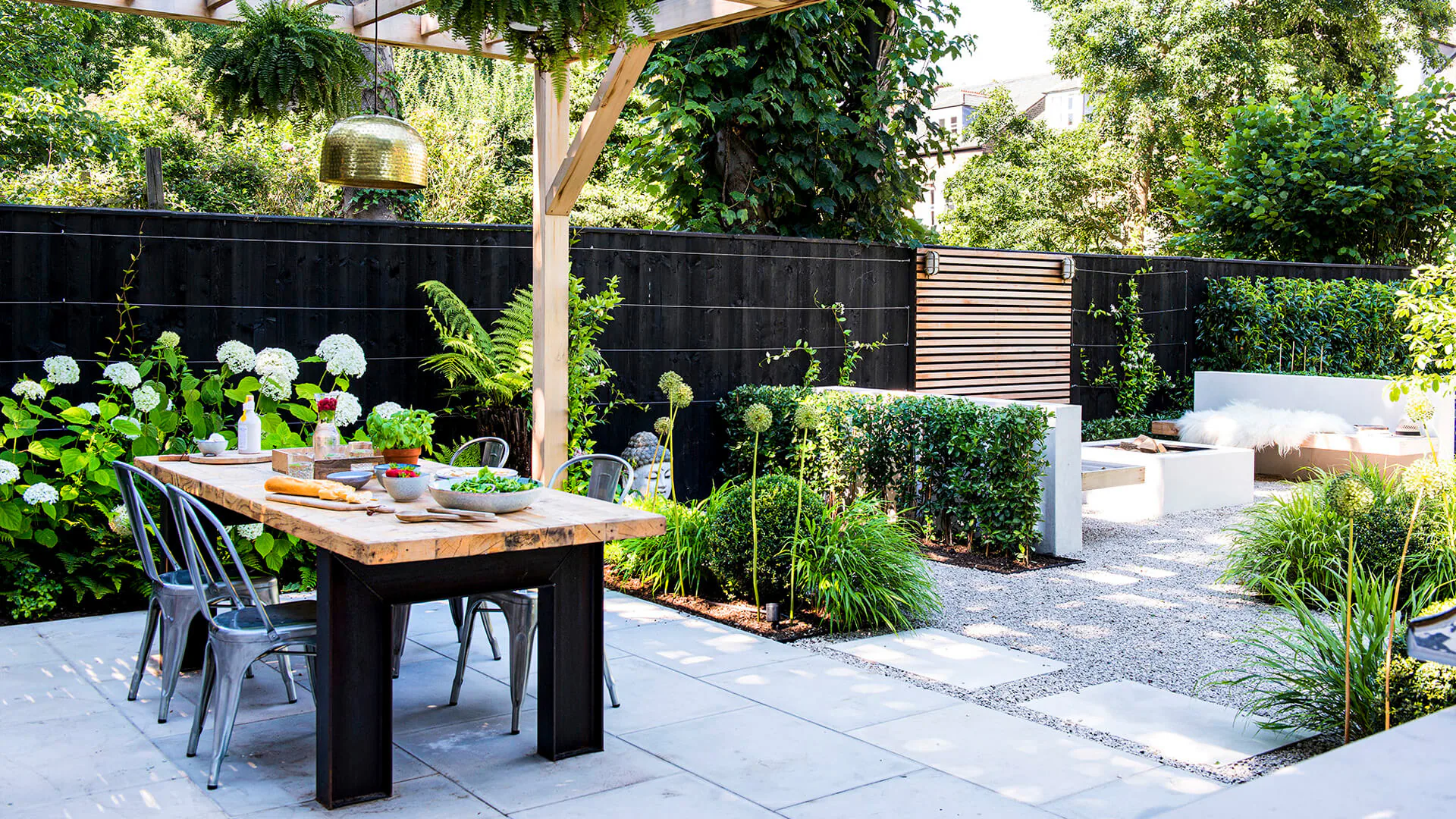Contemporary garden dining space
